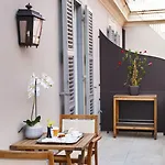 J.k. Place - The Leading Of The World 5* Rom