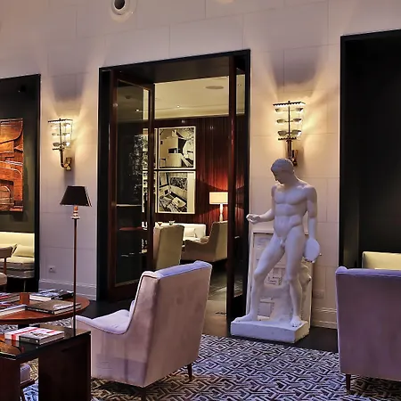 J.k. Place - The Leading Of The World Hotel