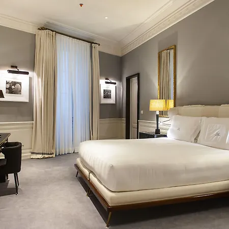 J.k. Place - The Leading Of The World Hotel
